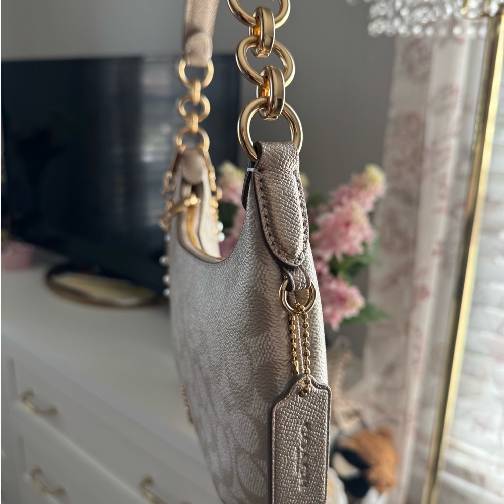 Coach Payton Hobo Bag In Signature Canvas - Picture 2 of 4